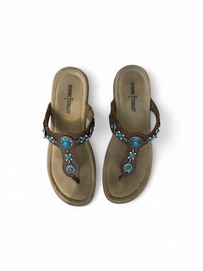 Minnetonka Brown Leather Thong Sandals with Turquoise Bead Accents
